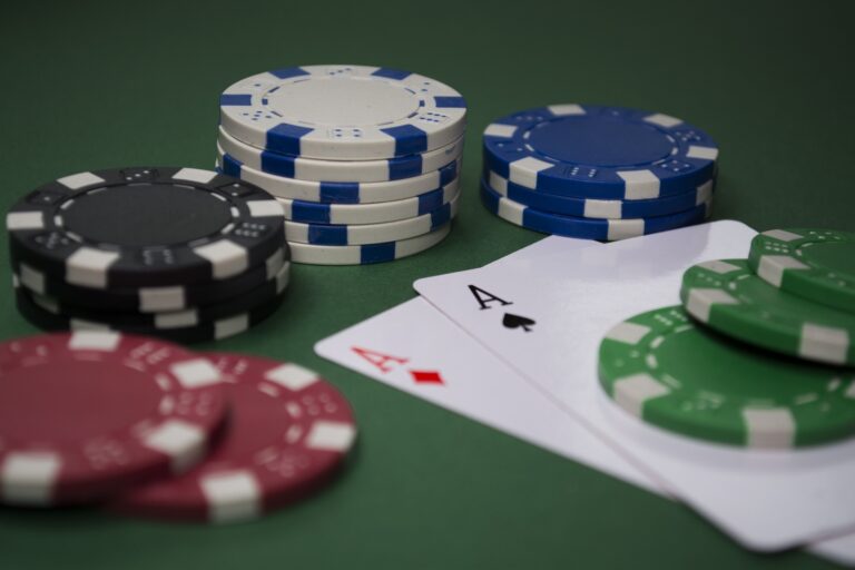 5 Easy Poker Games That Beginners Should Play First