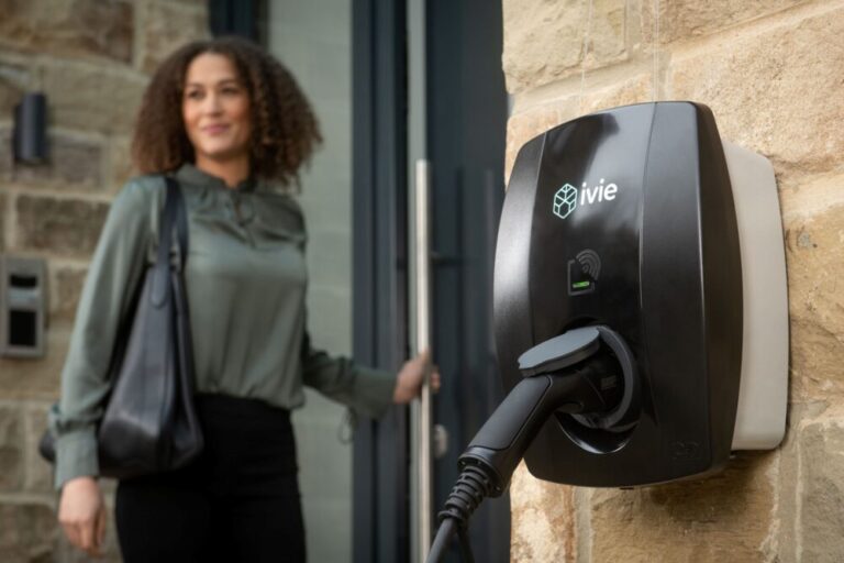 New smart EV charger and free app aim to keep EV drivers on the road to clean, efficient motoring.