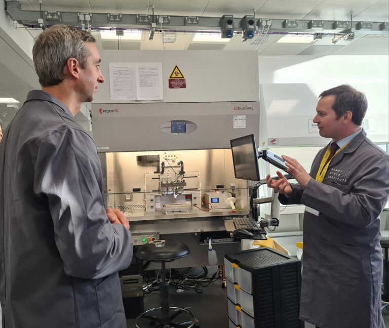 MP visits revolutionary bioprinting facility at University of Manchester