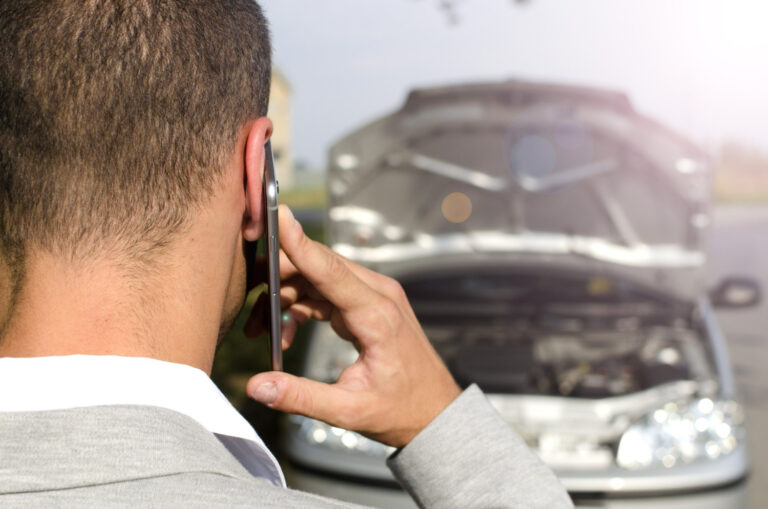 When to Hire a Lawyer: 7 Indicators Your Car Accident Claim Requires Legal Expertise