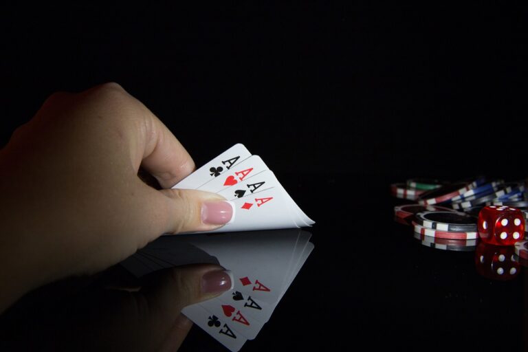 Harnessing statistical analysis and predicting outcomes in online blackjack